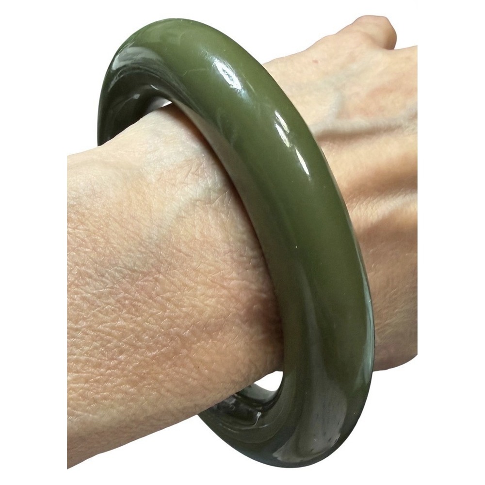Liz Claiborne chunky Bangle Bracelet Green Oval Plastic